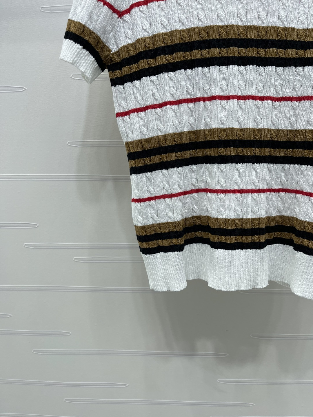 Women's short sleeves